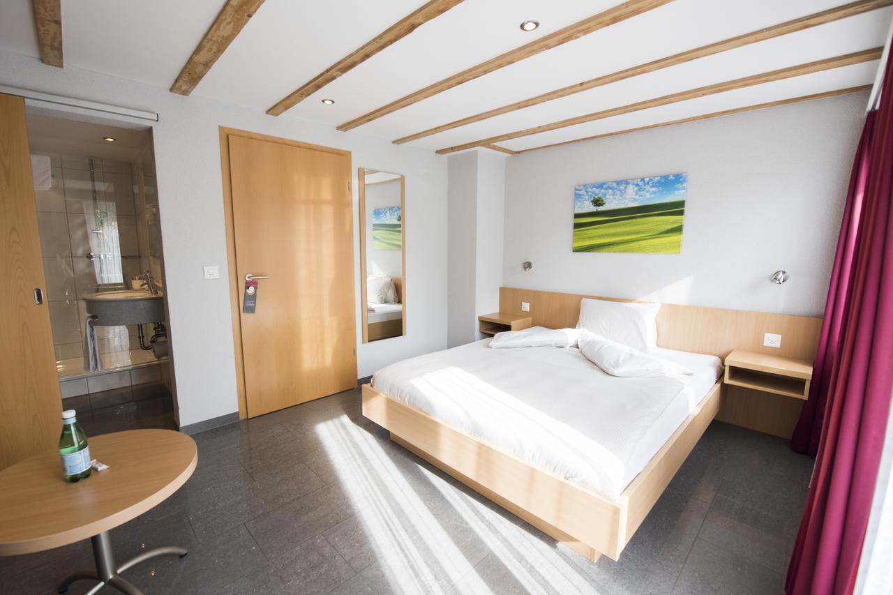 Hotel Restaurant Neuhaus Hertenstein エクステリア 写真