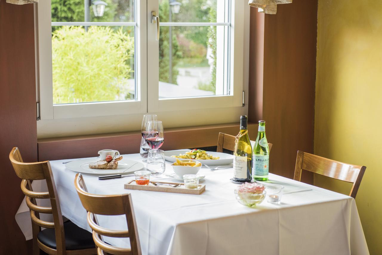 Hotel Restaurant Neuhaus Hertenstein エクステリア 写真